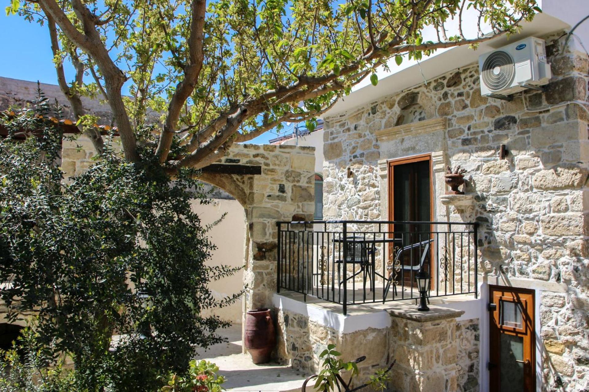 Stone House Elefteria Near Matala Beach Petrokefálion Exterior foto